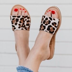 Rollasole Leopard Print Slides Sandals Women's Size Small 5.5-6.5 Flats NWT